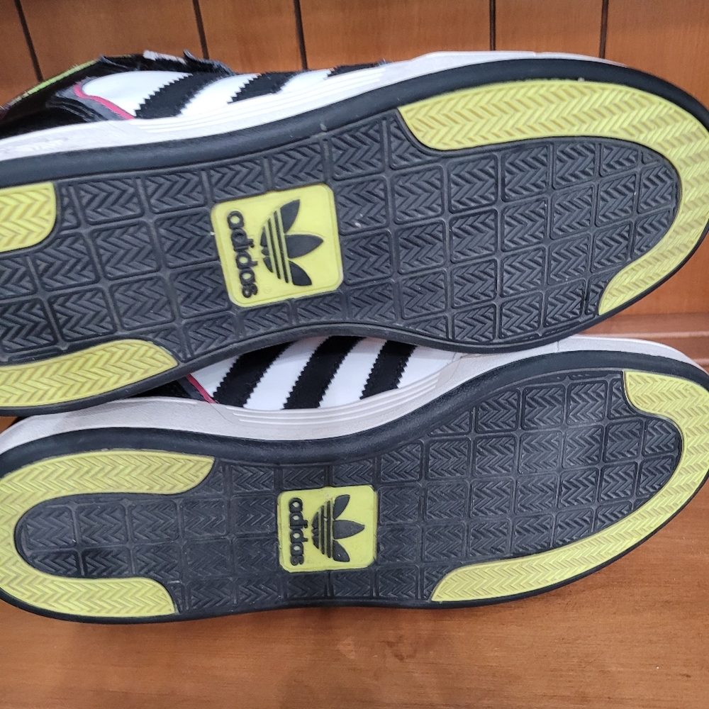 Adidas Varial Mid men's Size 11 sneakers. - Picture 7 of 7